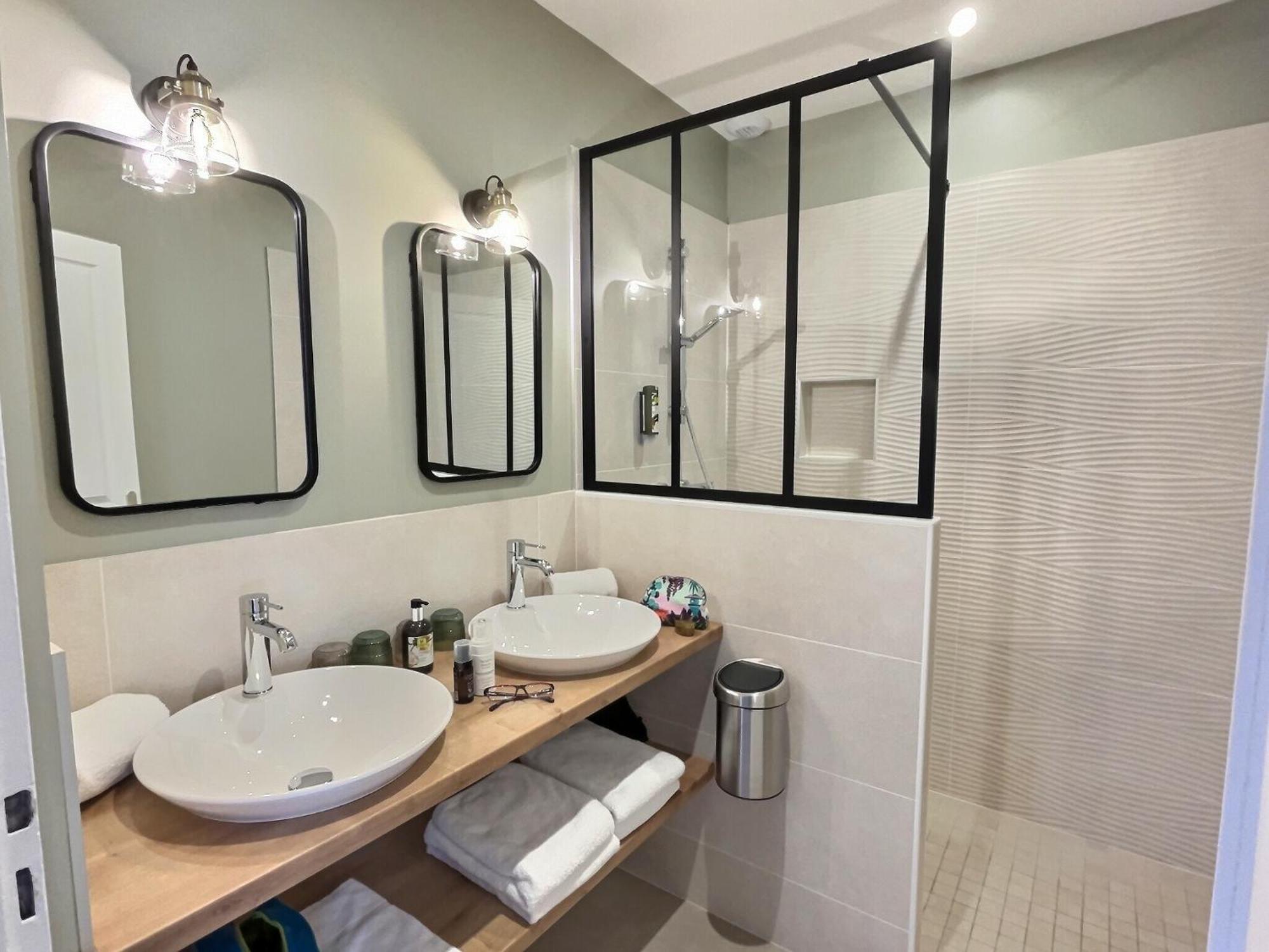 Logis Hotel Du Cygne Bracieux Room photo